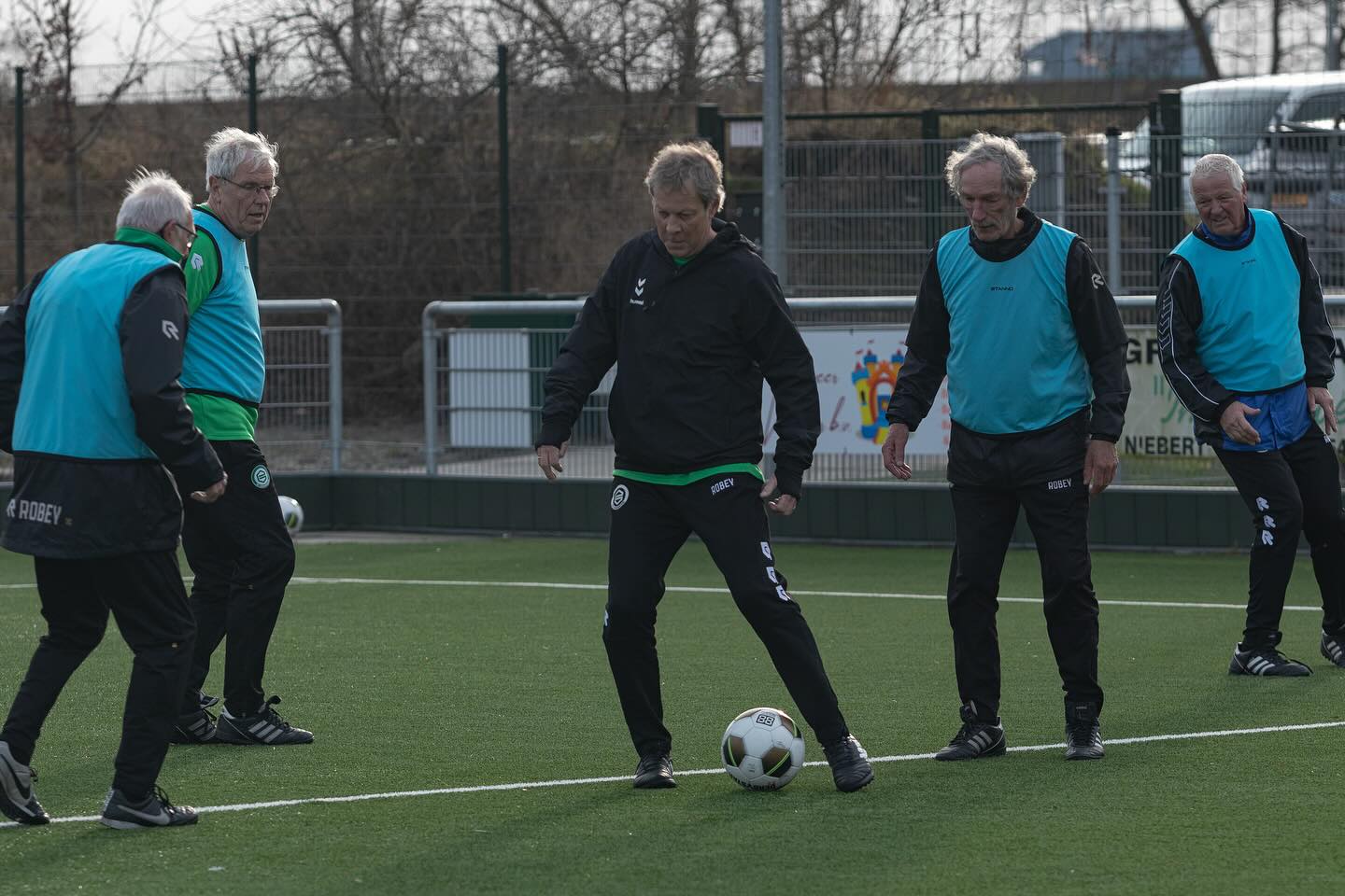 ‍♂️⚽ 60+ Voetbal bij Neptunus-Schiebroek: Doe jij mee? ⚽‍♂️